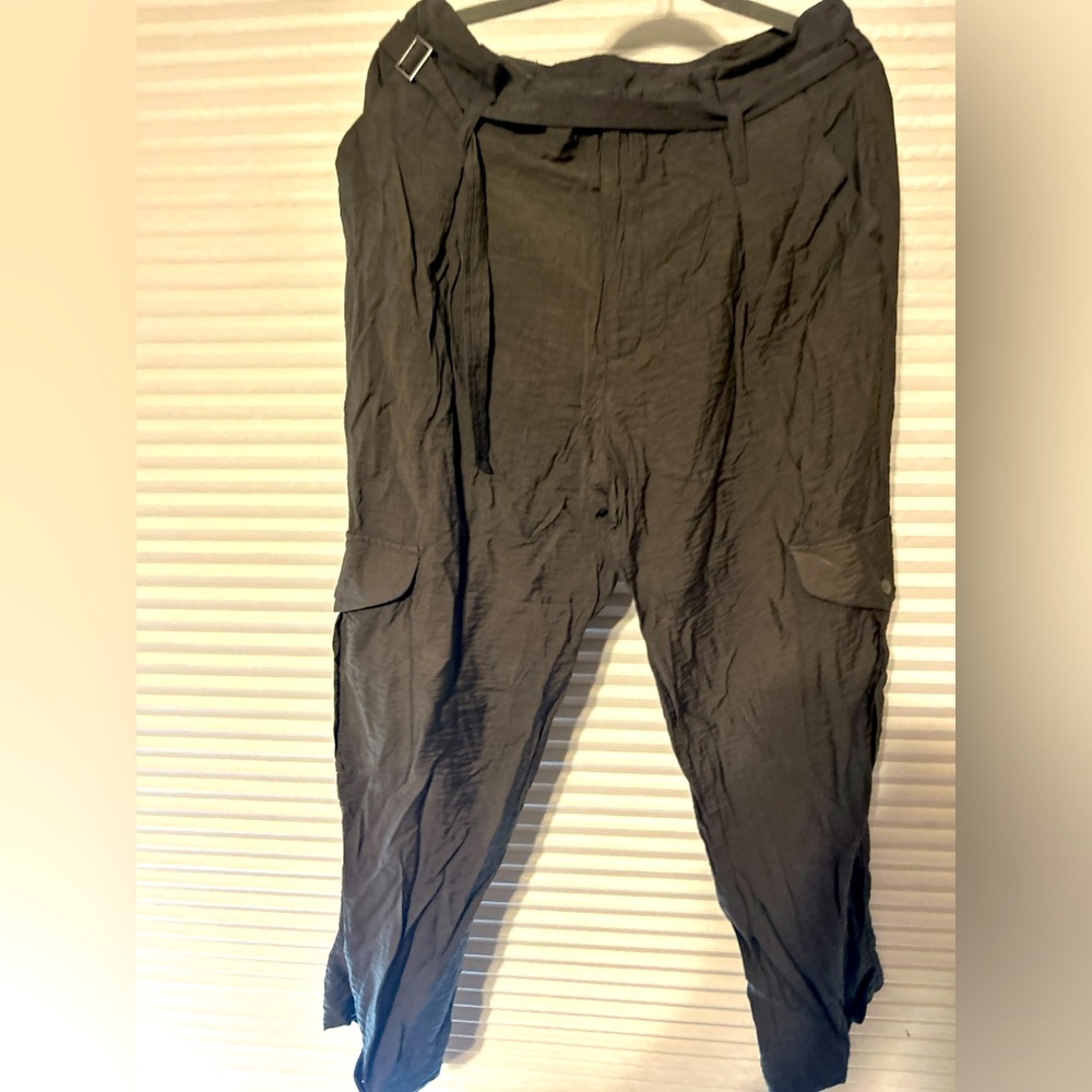Olive green Ankle cargo pants large